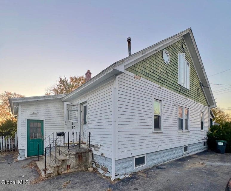 28 Fullerton Avenue, photo 3