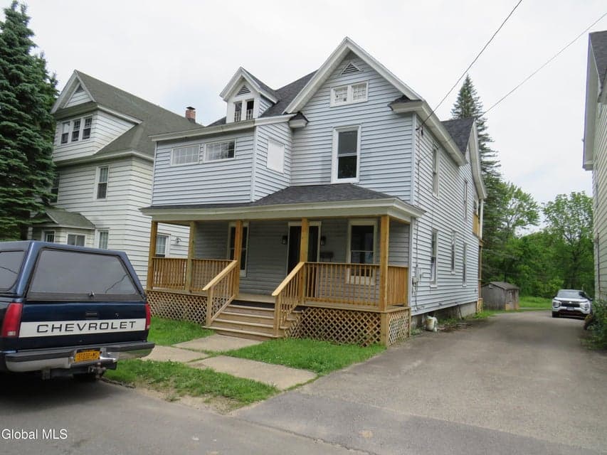 132 West Street, photo 2