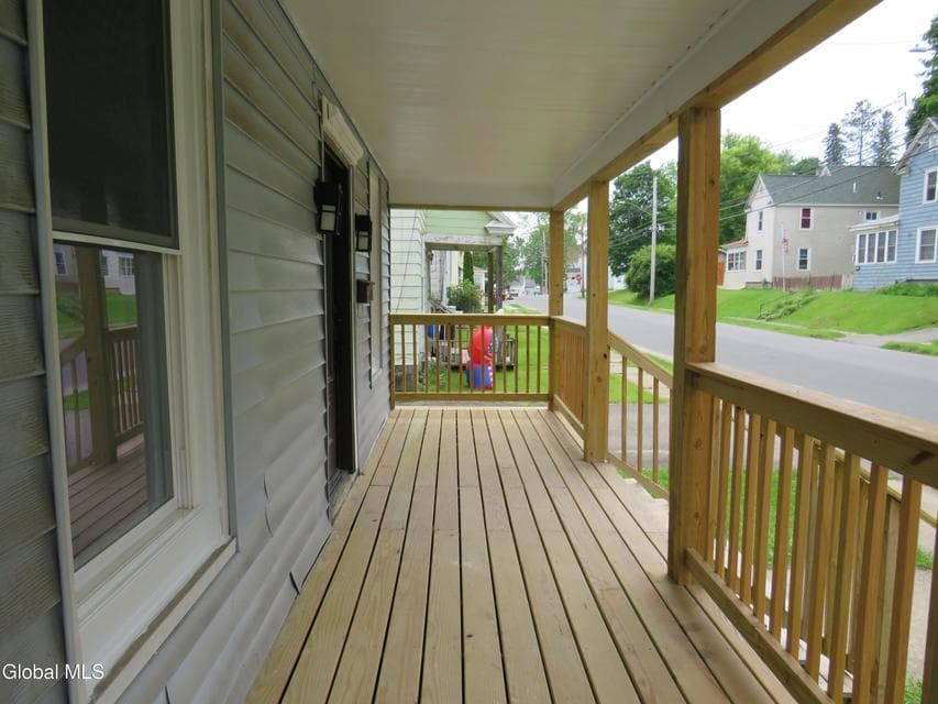 132 West Street, photo 5