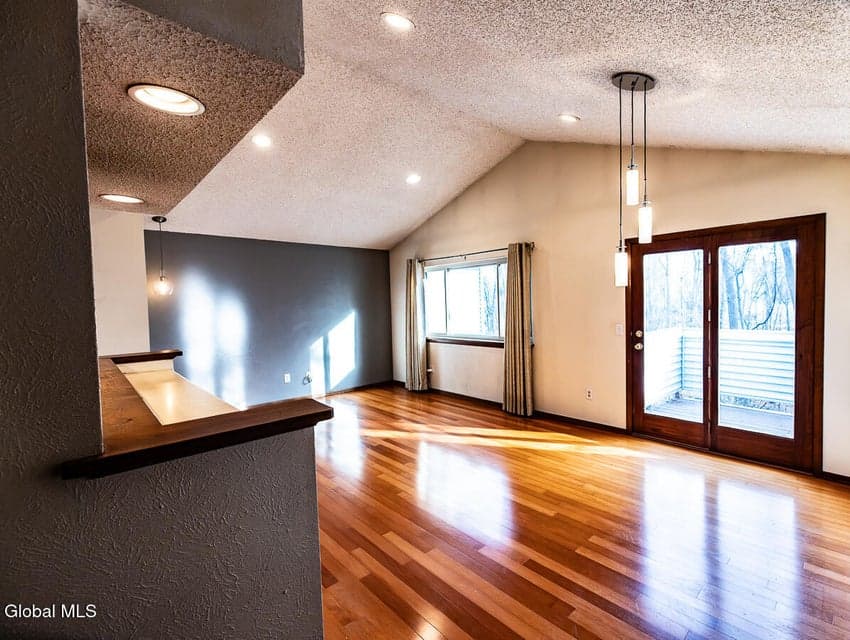 208 Yorktown Drive, photo 2