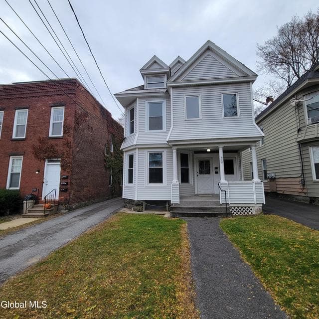 938 Park Avenue, photo 1