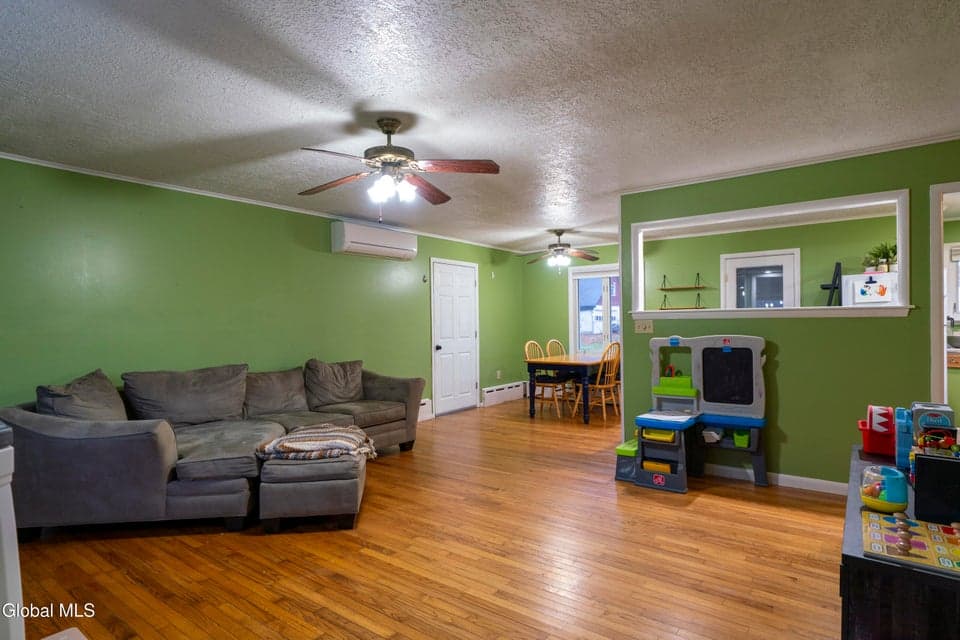 7 Linden Drive, photo 3
