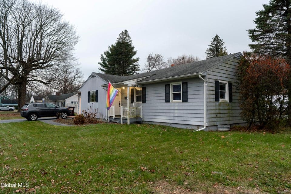 7 Linden Drive, photo 1