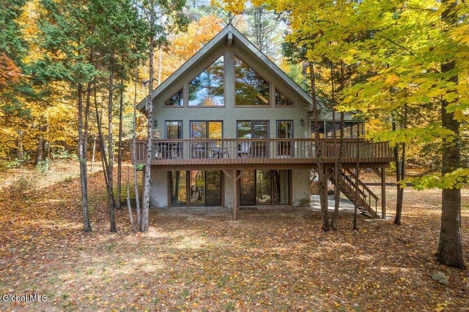 105 Pine Lane, photo 1