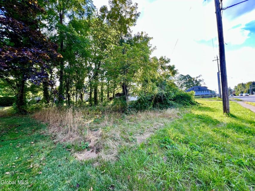 2808 Troy Schenectady Road, photo 1