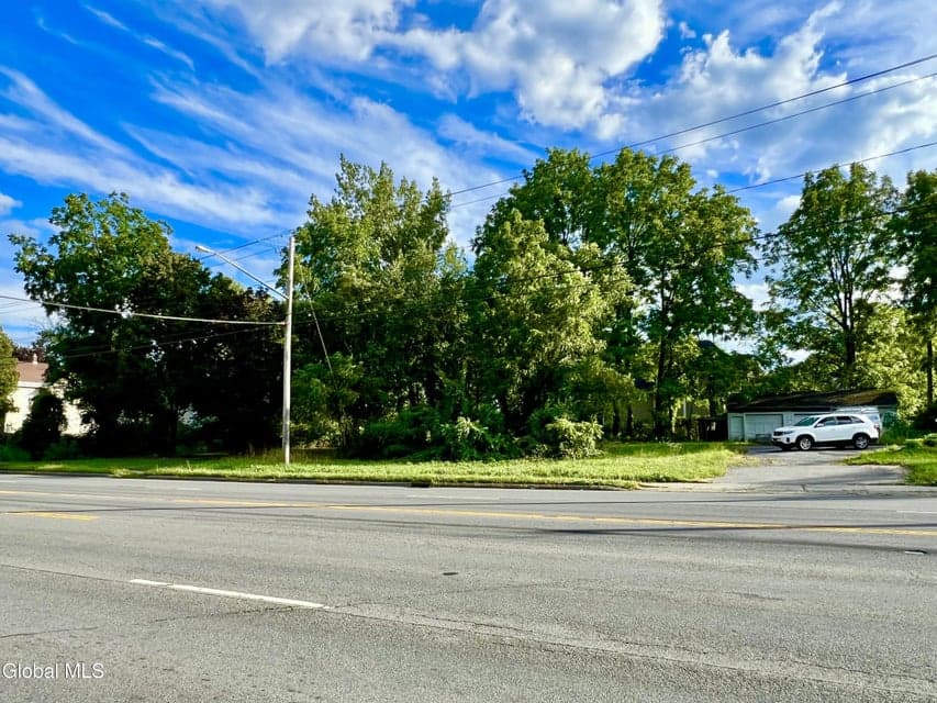 2808 Troy Schenectady Road, photo 2