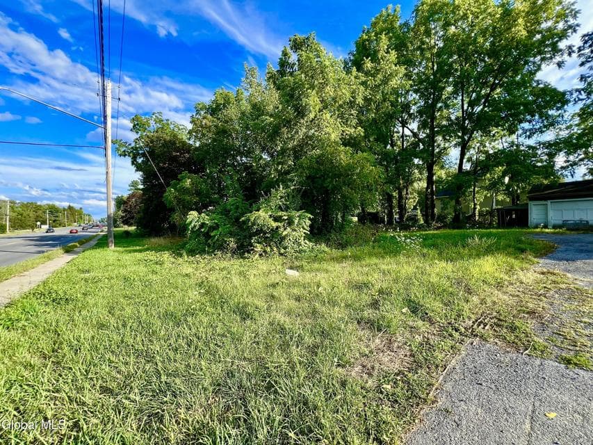 2808 Troy Schenectady Road, photo 3
