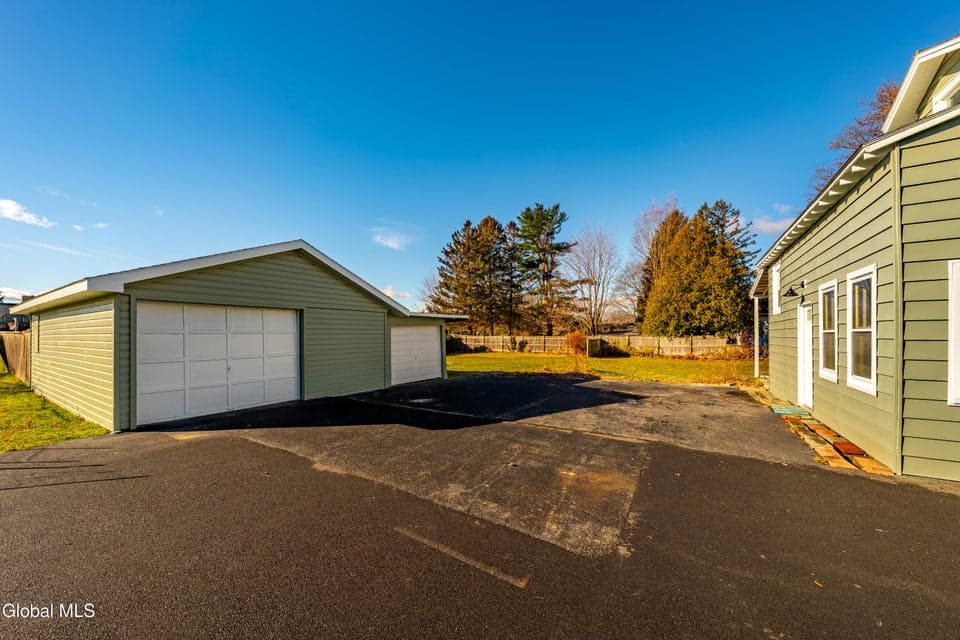 21 Magee Drive, photo 3