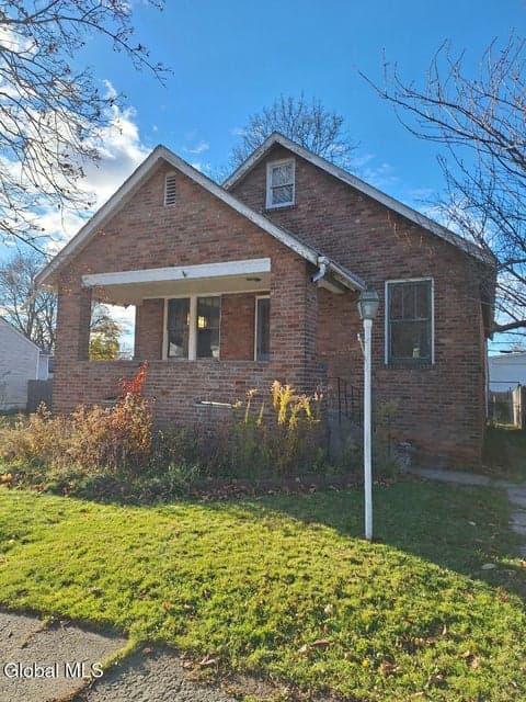743 6th Avenue, photo 1