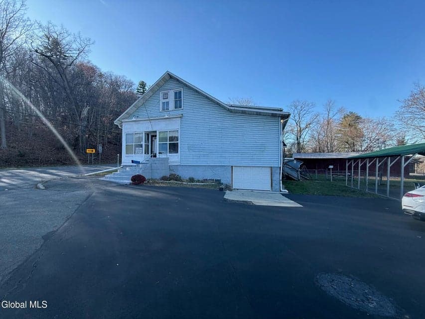 2855 Aqueduct Road, Niskayuna, NY, photo 2