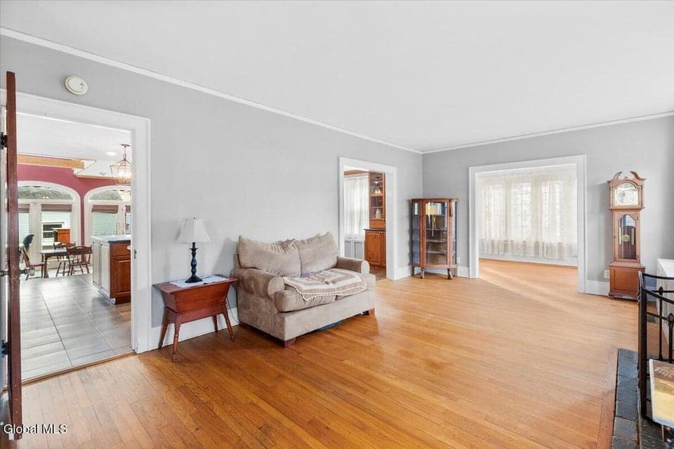 180 S Main Avenue, photo 5