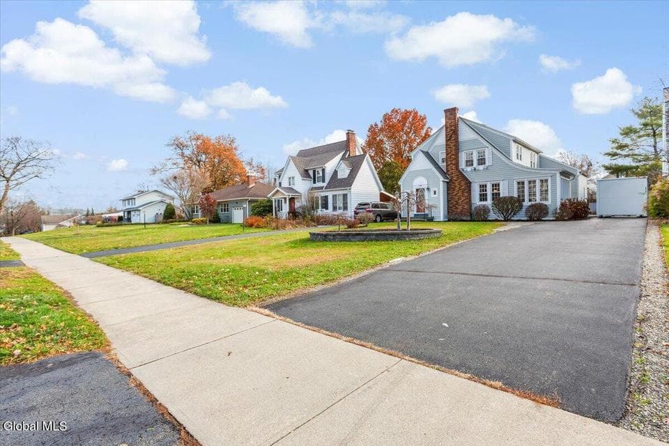 180 S Main Avenue, photo 2