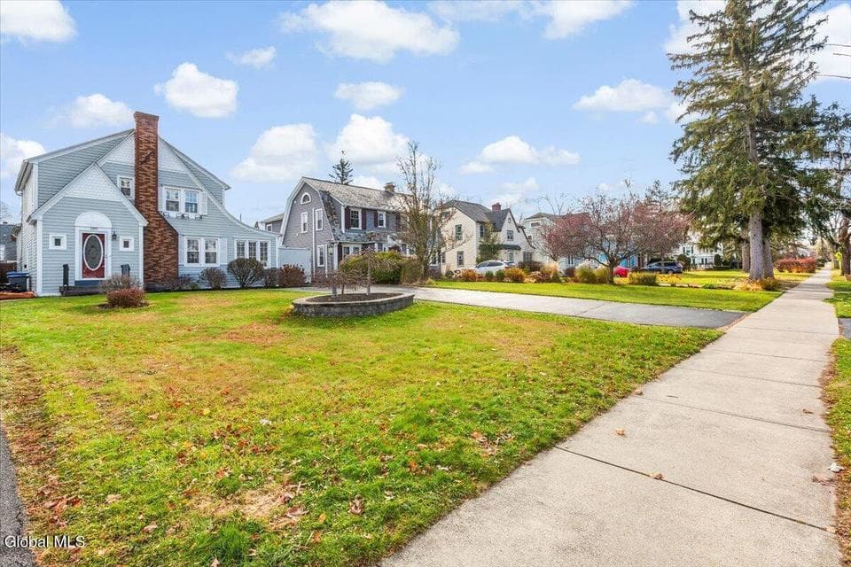 180 S Main Avenue, photo 3