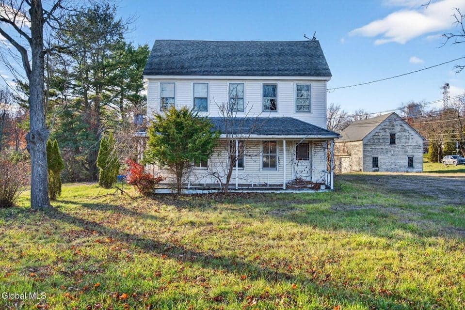 522 Loudon Road, photo 1