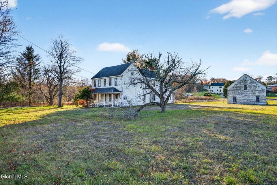 522 Loudon Road, photo 3