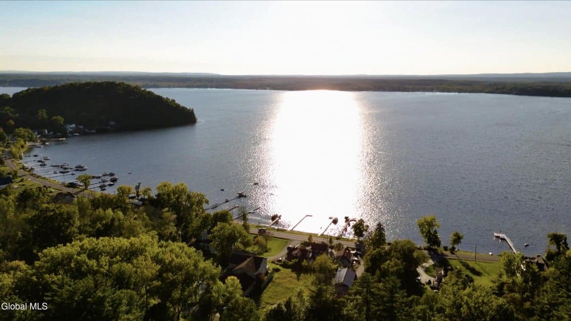 2 Leeward Lane, Stillwater, NY, photo 3