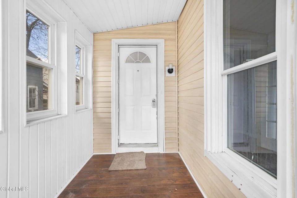 24 Goodwin Avenue, photo 3