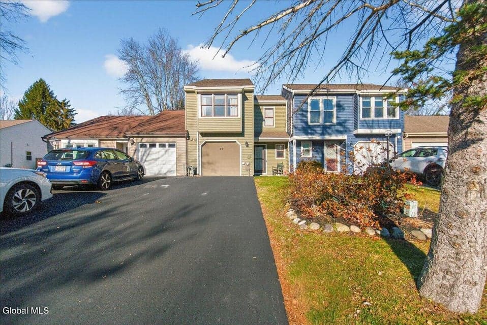22 Lexington Drive, photo 2