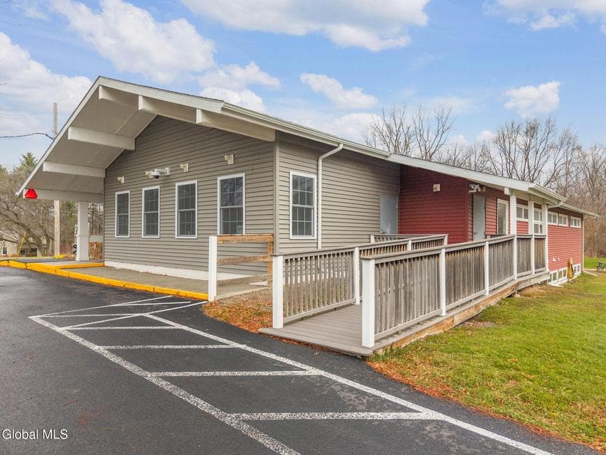 4956 NY-30, photo 3