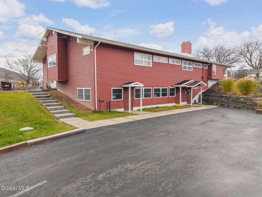 4956 NY-30, photo 4