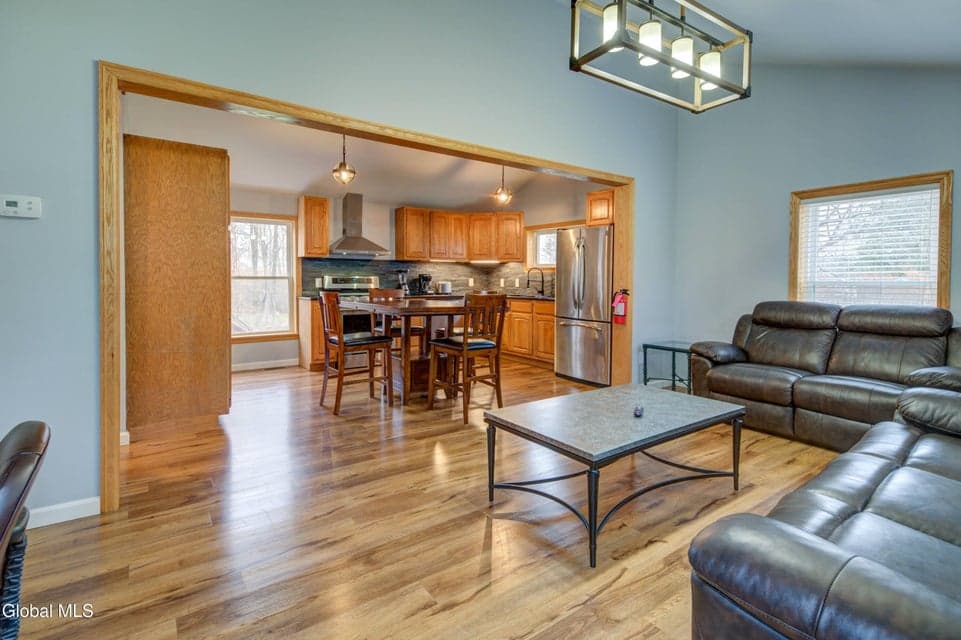 593 Greenough Road, photo 3