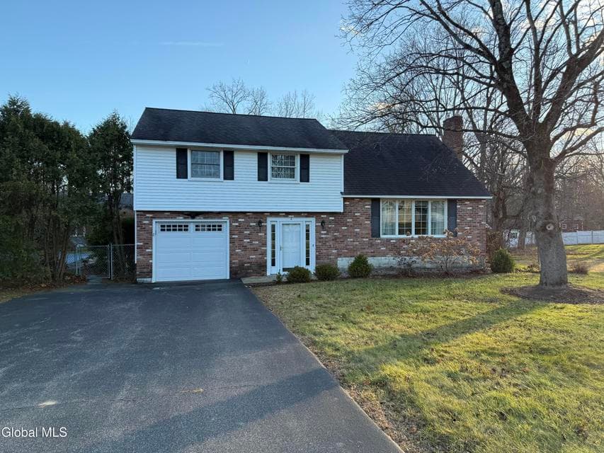 6 Cornelia Avenue
