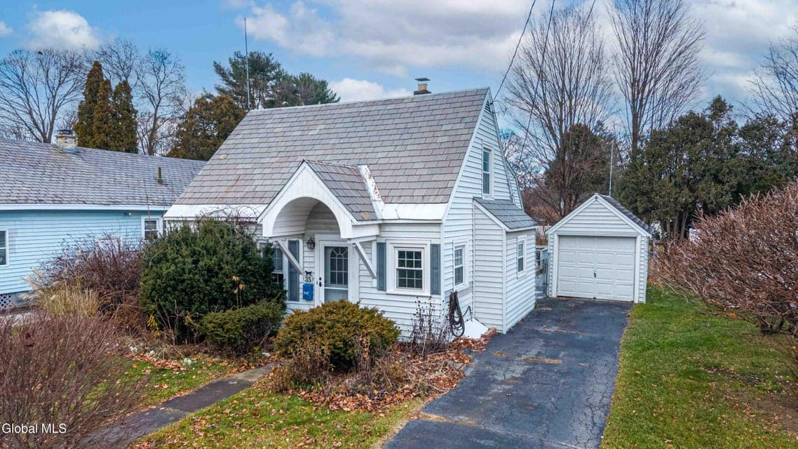 35 Coleman Avenue, photo 1