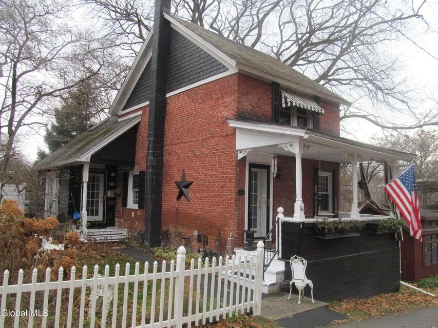 16 Elbow Street, photo 1