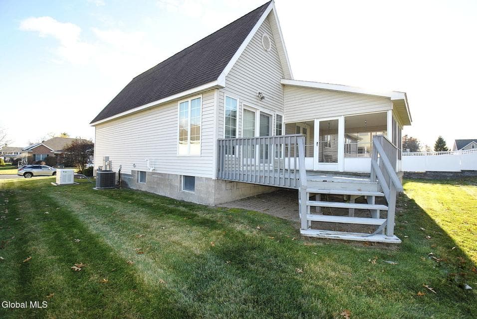 19 Dogwood Lane, photo 3
