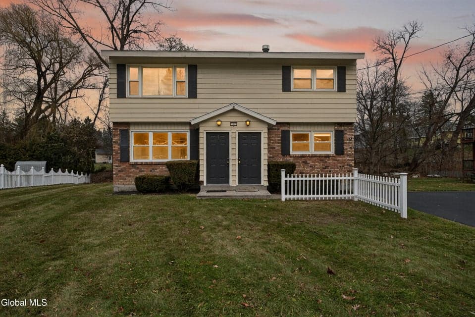 7 Apple Blossom Lane, photo 2