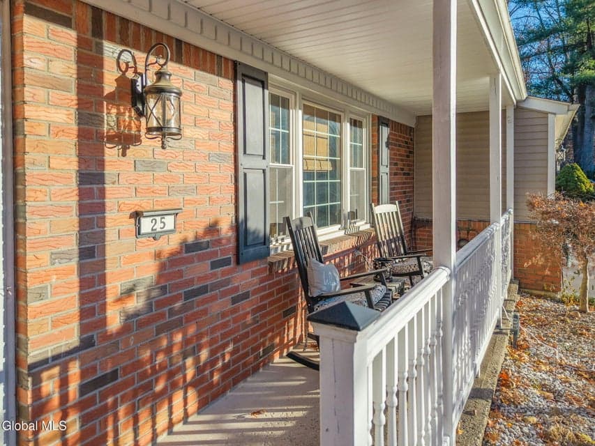 25 Longview Drive, photo 3