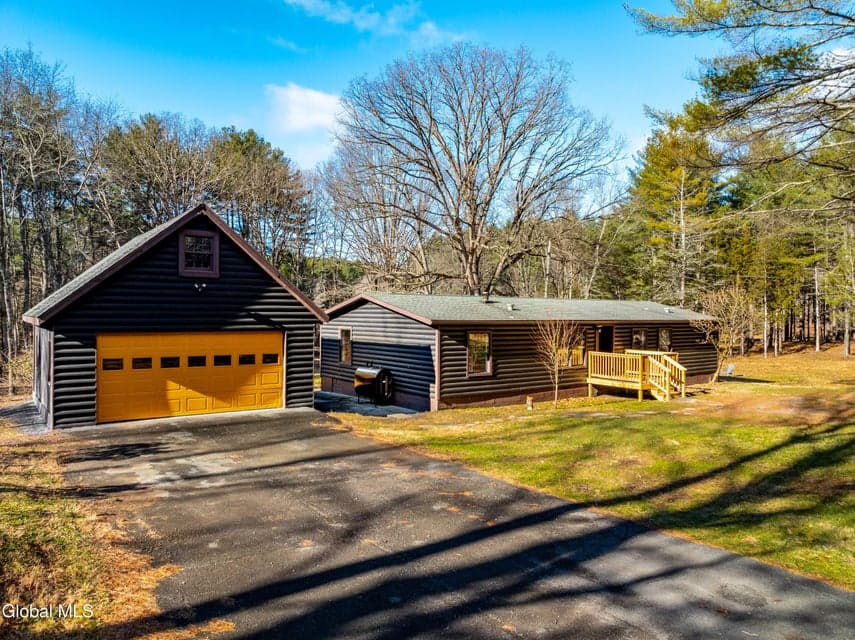 209 Circle Drive, photo 2