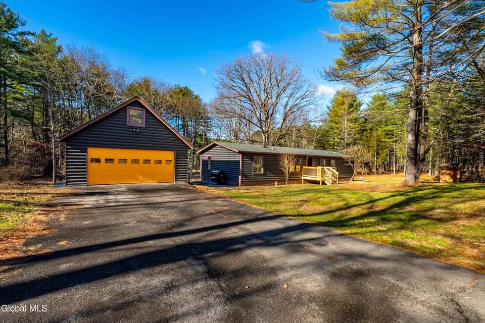 209 Circle Drive, photo 4