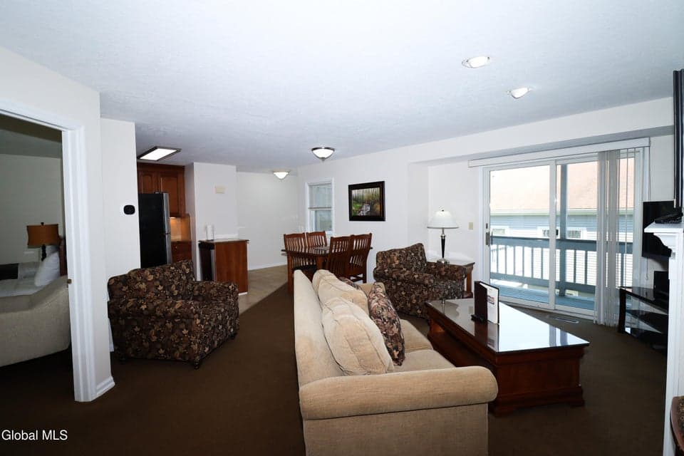 3014 Lake Shore Drive Drive, photo 3