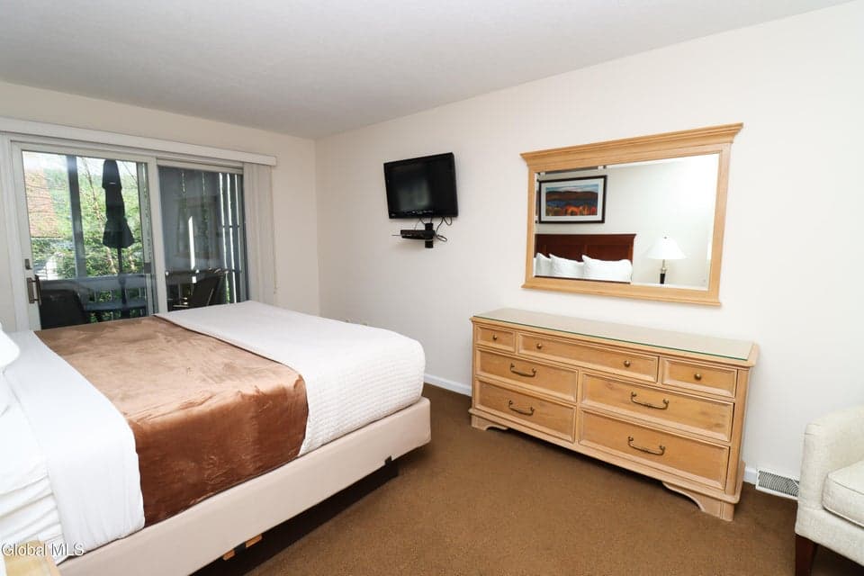3014 Lake Shore Drive Drive, photo 5