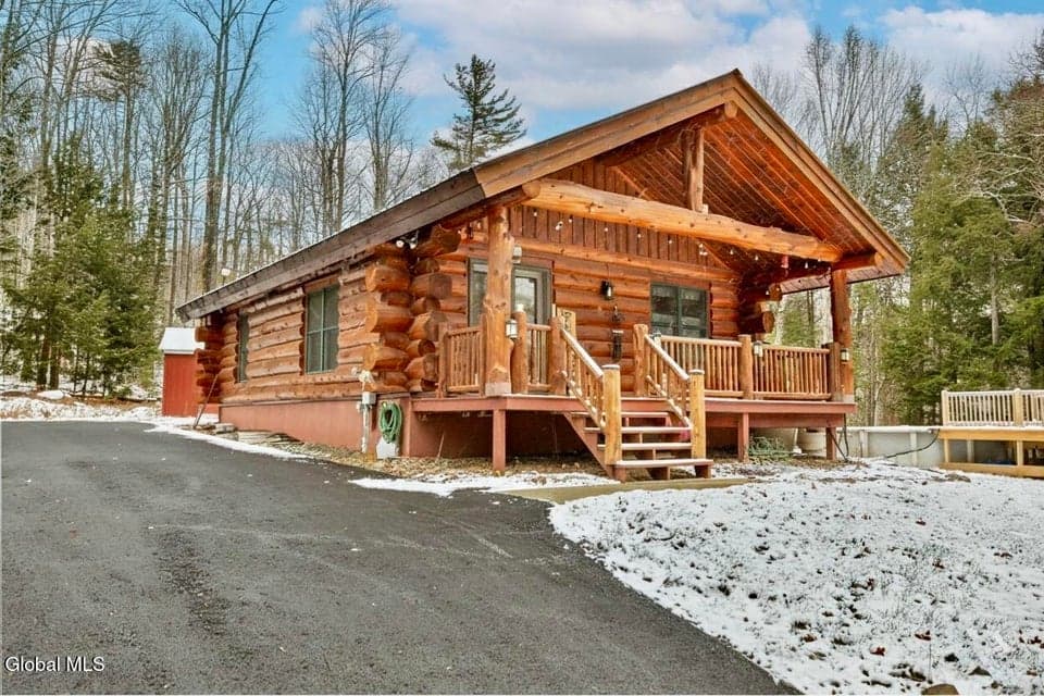 465 Barlow Road, photo 2