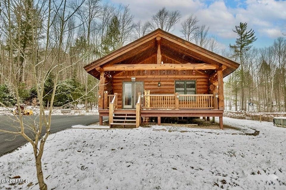 465 Barlow Road, photo 3