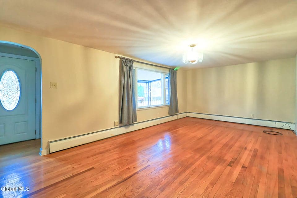 805 Marion Avenue, photo 2