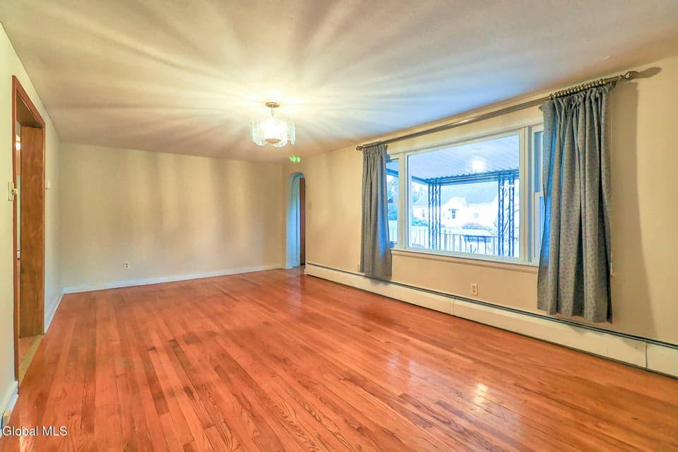 805 Marion Avenue, photo 3