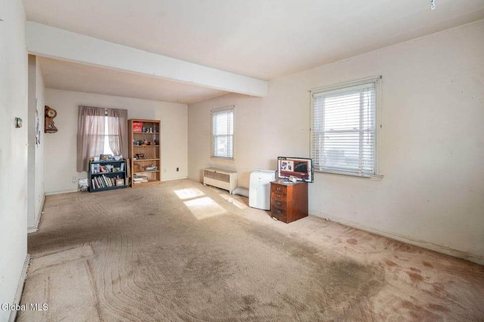 829 Troy-Schenectady Road, photo 4