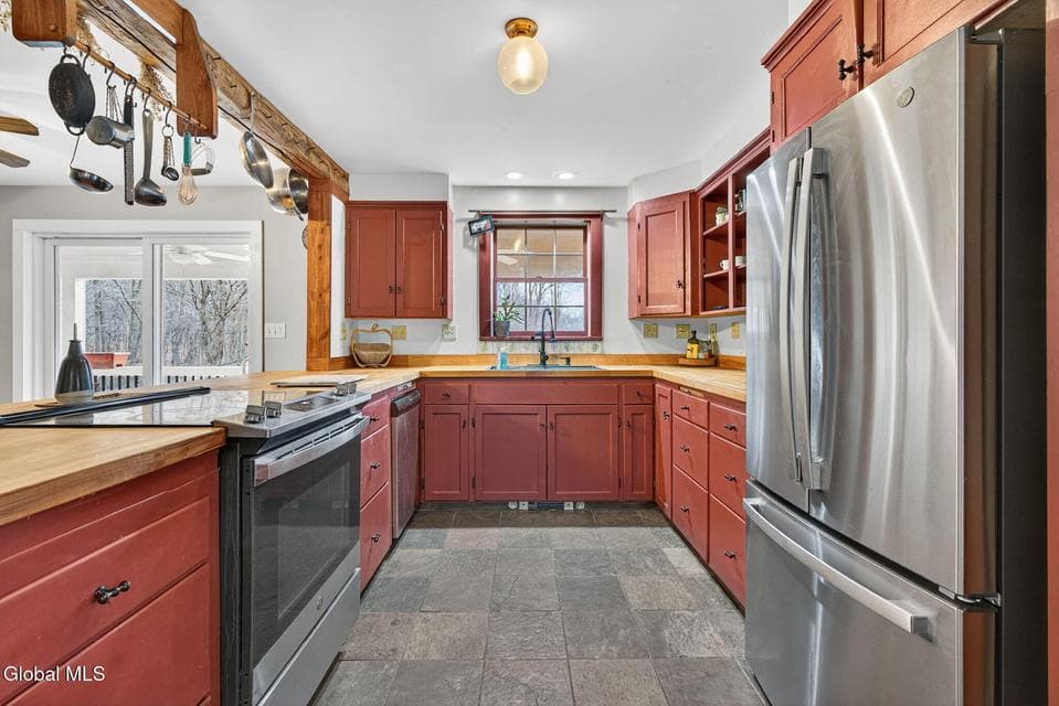 427 Gilchrist Hill Road, photo 2