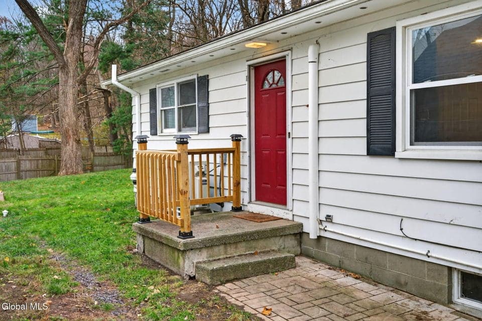 257 Lake Shore Drive, photo 3