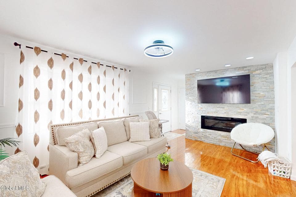 539 Albany Shaker Road, photo 4