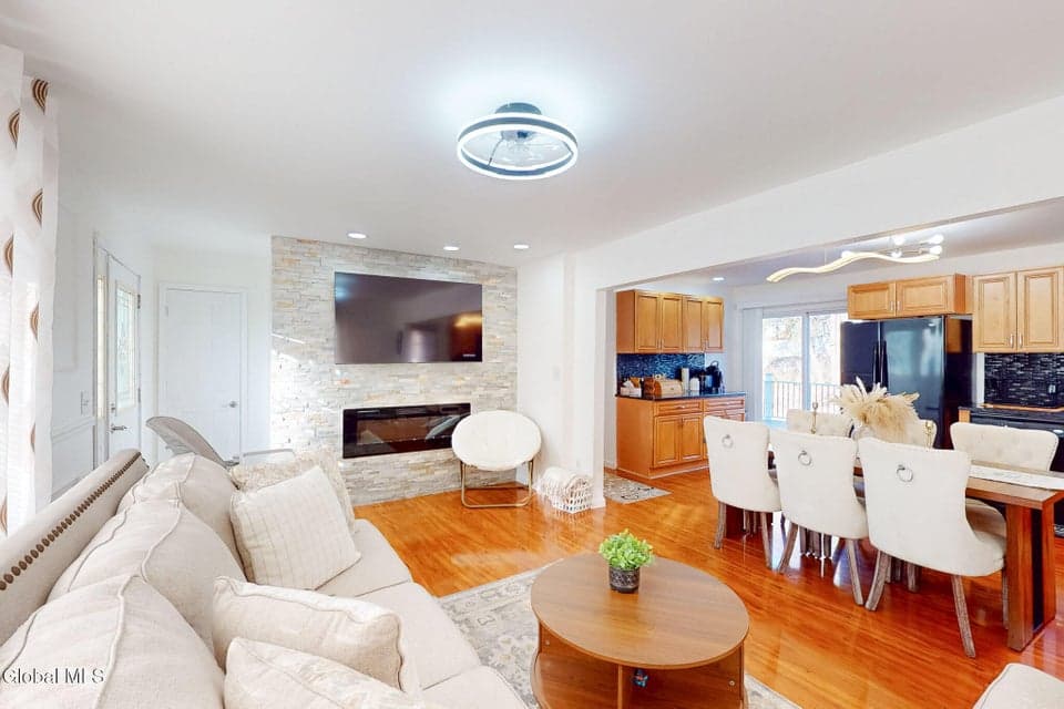 539 Albany Shaker Road, photo 5