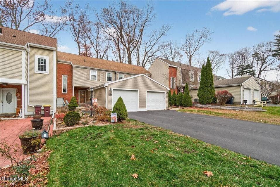 22 E Haystack Road, photo 1