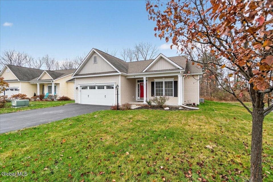 18 Lakepointe Way, photo 2