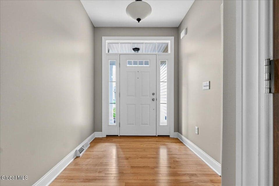 18 Lakepointe Way, photo 4