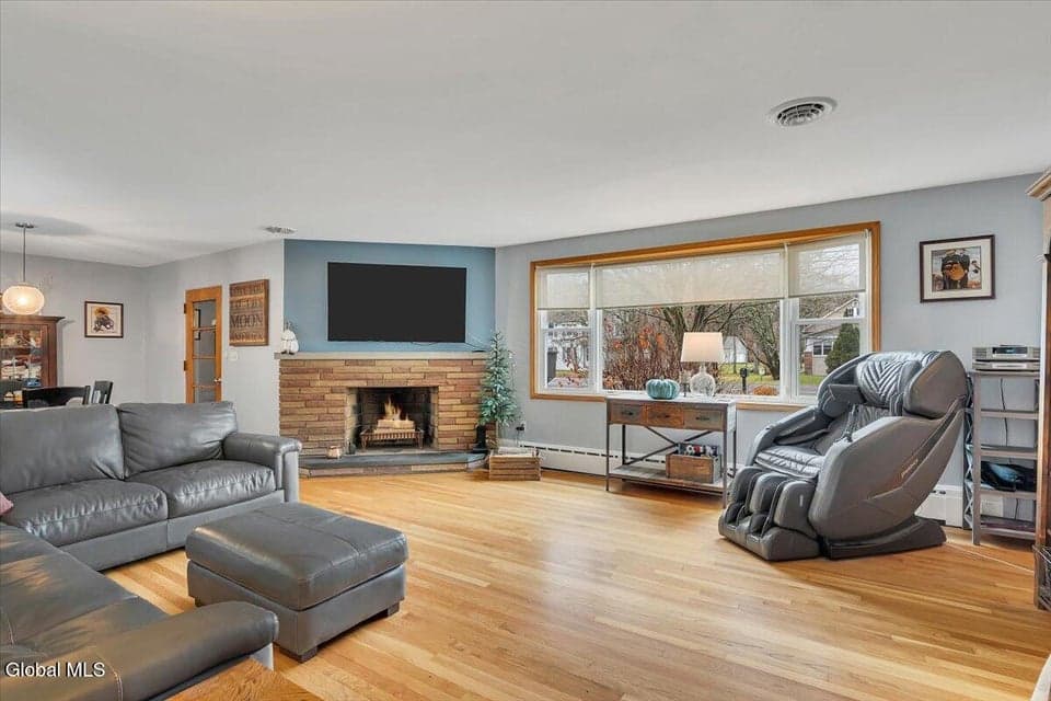 39 W Sand Lake Road, North Greenbush, NY 12198, photo 4