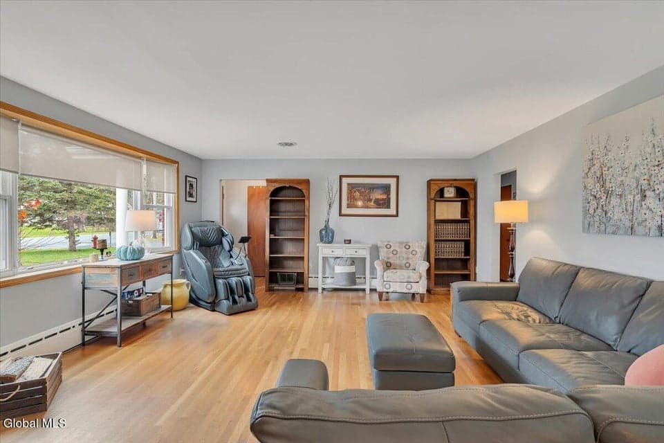 39 W Sand Lake Road, North Greenbush, NY 12198, photo 2