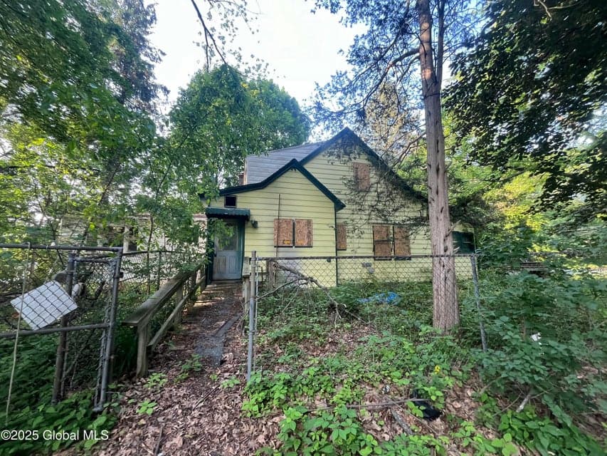 434 N Greenbush Road, photo 2